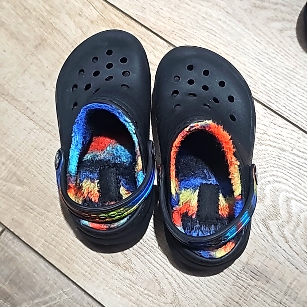 Size 10c winter crocs